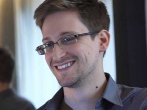 Snowden Formally Accepts All Asylum Offers