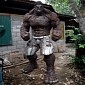 Stunning Statue of the Hulk Is Made of Rusty Nuts and Bolts – Photos