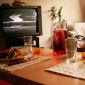 TV Dinners Favor Late Night Snacking, Study Reveals