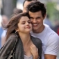 Taylor Lautner Breaks Up with Selena Gomez