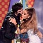 Teen Choice Awards 2014: Ariana Grande and Ian Somerhalder’s Awkward Kiss Is Very GIF-able