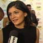 Teen Choice Awards 2014: Kylie Jenner Debuts Shaved Head – Video