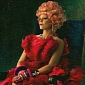 “The Hunger Games: Catching Fire” New Photo: Effie Gets Official Portrait