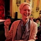 Tilda Swinton Leads Roger Ebert Dance Party at Ebertfest 2013 – Video