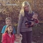 Tori Spelling Left Stranded with Kids, Dog on the Side of the Road – Photo