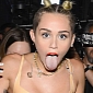 VMAs 2013: Miley Cyrus, Kelly Clarkson Twitter Feud Is Brewing over Performance