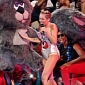 VMAs 2013: SNL’s Vanessa Bayer Does a Mean Miley Cyrus – Video
