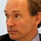 Web Inventor Tim Berners-Lee: Snowden Has Done Us All a Favor