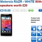 White Motorola RAZR Now Available in the UK for 380 GBP (600 USD or 455 EUR)