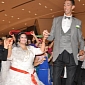 World’s Tallest Man Sultan Kosen Is Married: True Love Does Exist