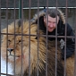 Zoo Owner Says He Will Live with Lions for One Year