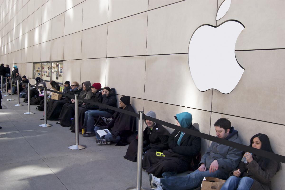 iPhone X hace que regresen las filas a las Apple Store