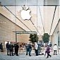 Device Battery Overheats in Apple Store, Injures Seven
