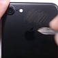 Black iPhone 7 Scratch Test Is Painful for the Typical Apple Fanboy - Video