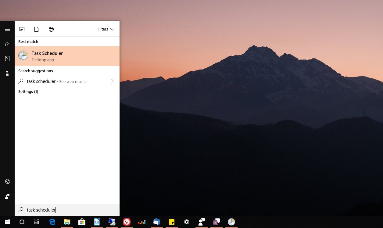 How To Configure Windows 10 To Automatically Enable The Dark Theme At Night