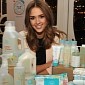 Jessica Alba’s Honest Company Under Fire for Sunscreen That Doesn’t Work, Stinks