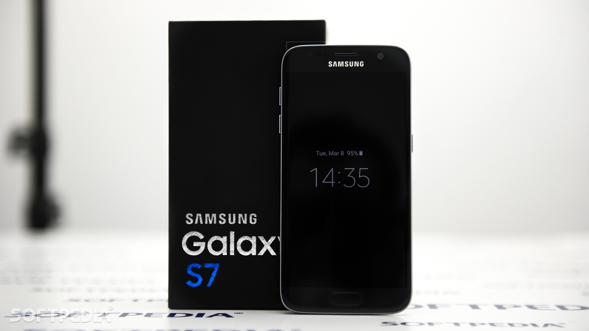 Аналог айфона 13. Galaxy s7 Edge. S7 Edge Black. Самсунг галакси с4 Блэк эдишн. Samsung Galaxy s9 Plus.