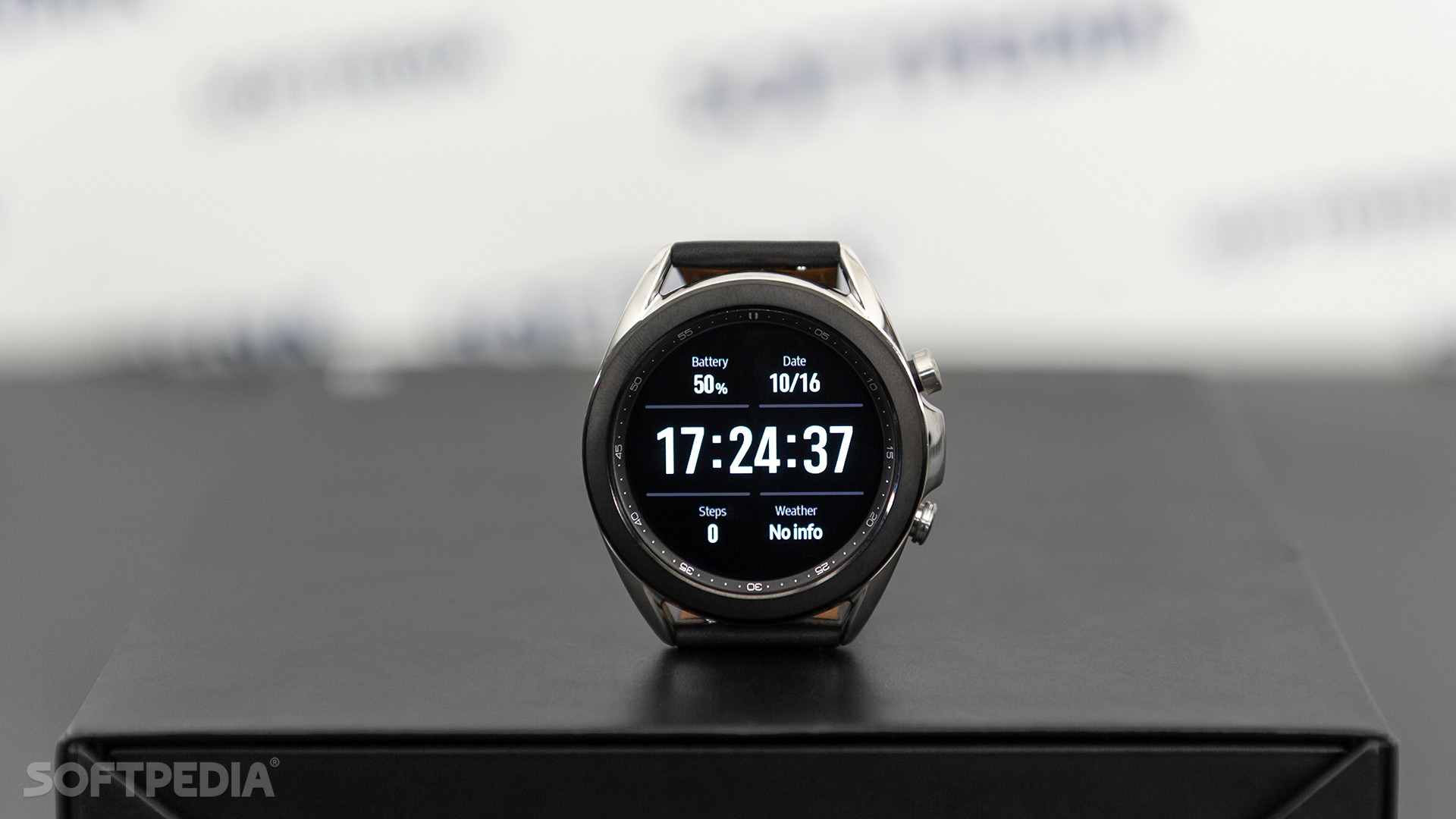 Samsung Galaxy Watch 3: Khám phá vẻ đẹp và tính năng tuyệt vời của Samsung Galaxy Watch 3 - một chiếc đồng hồ thông minh hoàn hảo cho những ai yêu thích công nghệ. Với thiết kế sang trọng và đầy cá tính, Galaxy Watch 3 sẽ là trợ thủ đắc lực giúp bạn luôn cập nhật được tất cả những thông báo và chức năng tiện ích mà bạn cần.