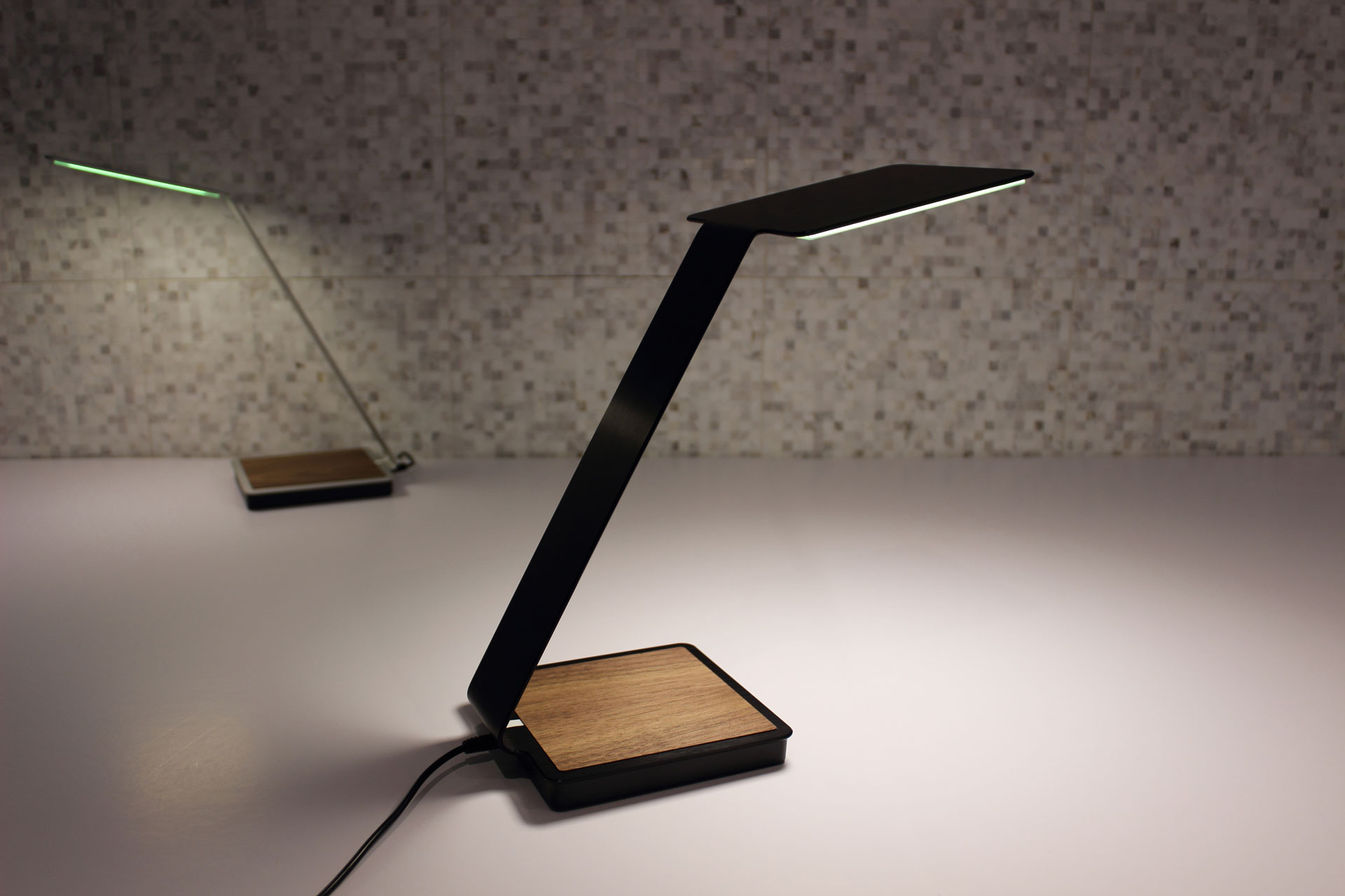desk lamp phone charger