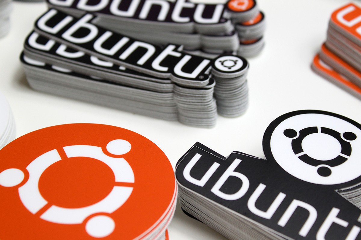 Powered by ubuntu Linux Metal Decal Sticker Case Computer PC Laptop Badge 