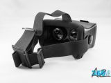 VR headset has adjustable lenses