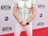 Despite what it may look like, Frankie Grande wasn’t really wearing a shirt at the AMAs 2014