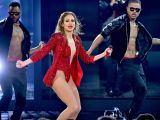 Dance! Jennifer Lopez puts on a jacket and shakes it off to “Booty” remix at the AMAs 2014