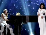 Skylar Grey on the piano and Nicki Minaj perform “Bed of Lies” at the AMAs 2014