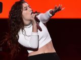 Lorde delivers spectacular performance with just a handful of backup dancers and a giant box