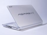 Acer Aspire One D527 netbook back left