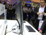 Samsung's 27" AIO prototype with voice and gesture recognition