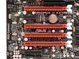 Asus Maximus IV Extreme PCIe Solts