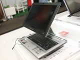 Sideview: the tablet's display can be elevated