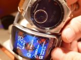 HP MB Chronowing compared to the Samsung Gear S