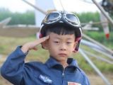 At age 5, the boy flew a plane over China's Beijing Wildlife Park