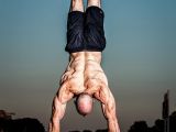 This is how handstand push-ups work