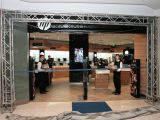 HP Brand Store invites us in
