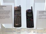 Samsung's SCH-100 next to the Nokia 1011
