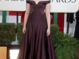 Lena Dunham on the red carpet at the Golden Globes 2013