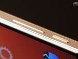 Huawei Honor 6 Plus in gold, buttons details