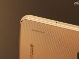 Huawei Honor 6 Plus in gold, back details