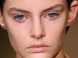 What could have made the young model weep uncontrollably is not yet known