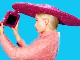This is how you can snap selfies with your hat
