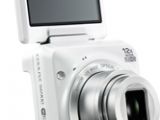 Nikon COOLPIX S6900 in selfie-friendly mode