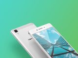 Oppo R7 frontal view