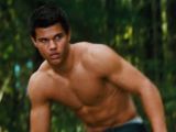 Screencap of Taylor Lautner from “New Moon” trailer