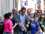 Robert Pattinson mobbed by female fans in NYC on the set of “Remember Me”