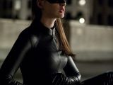 Some fans doubt Anne Hathaway will make a convincing Catwoman