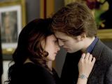 Edward and Bella, the love story that almost comes to an end in “New Moon”
