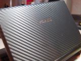 Eee's top lid covered in carbon fiber